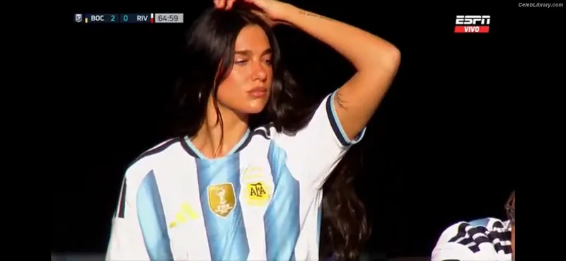 Dua Lipa photo 2 of 7804
