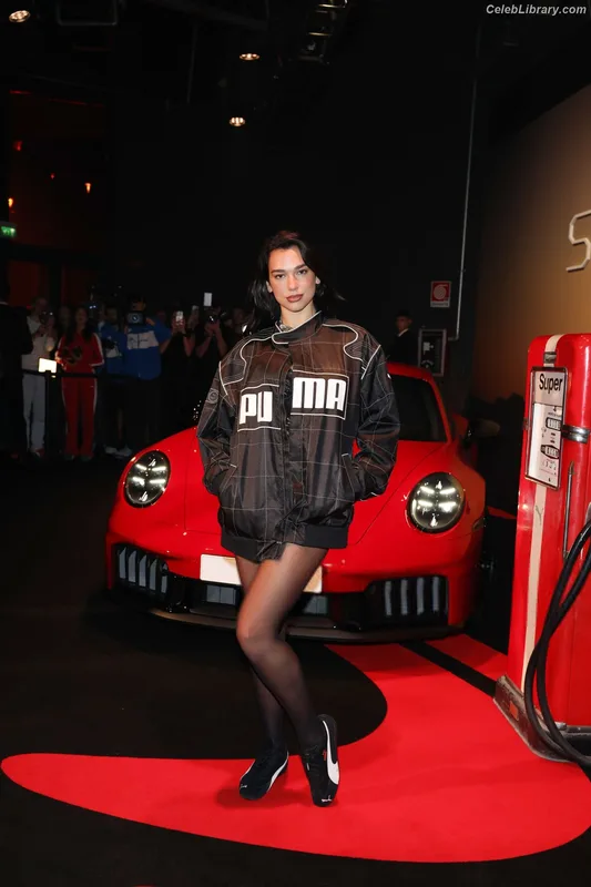 Dua Lipa photo 23 of 7804