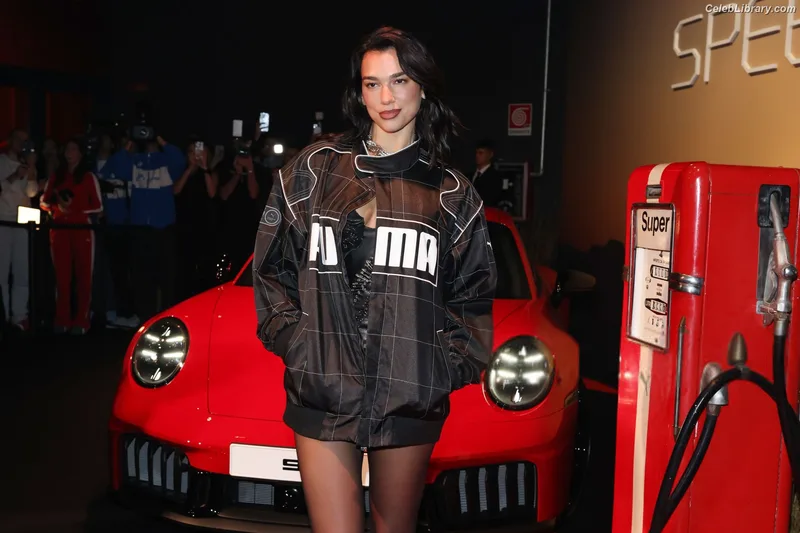 Dua Lipa photo 7 of 7804
