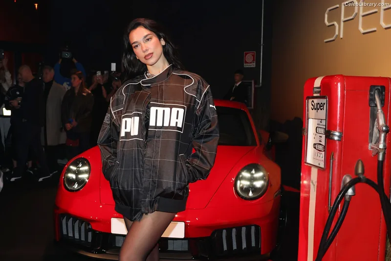 Dua Lipa photo 8 of 7804