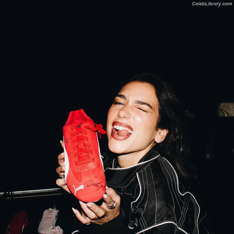 Dua Lipa photo 18 of 7804
