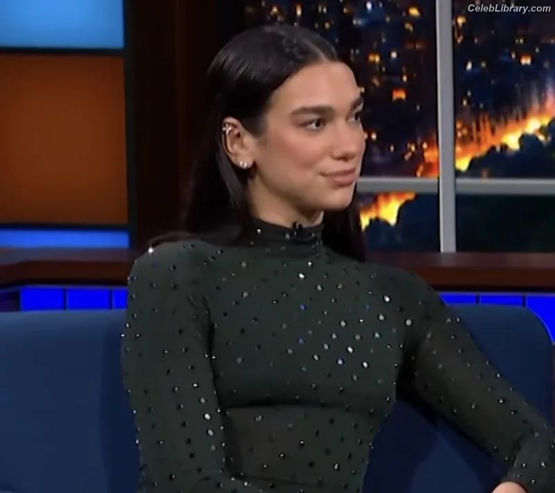 Dua Lipa photo 7 of 7804