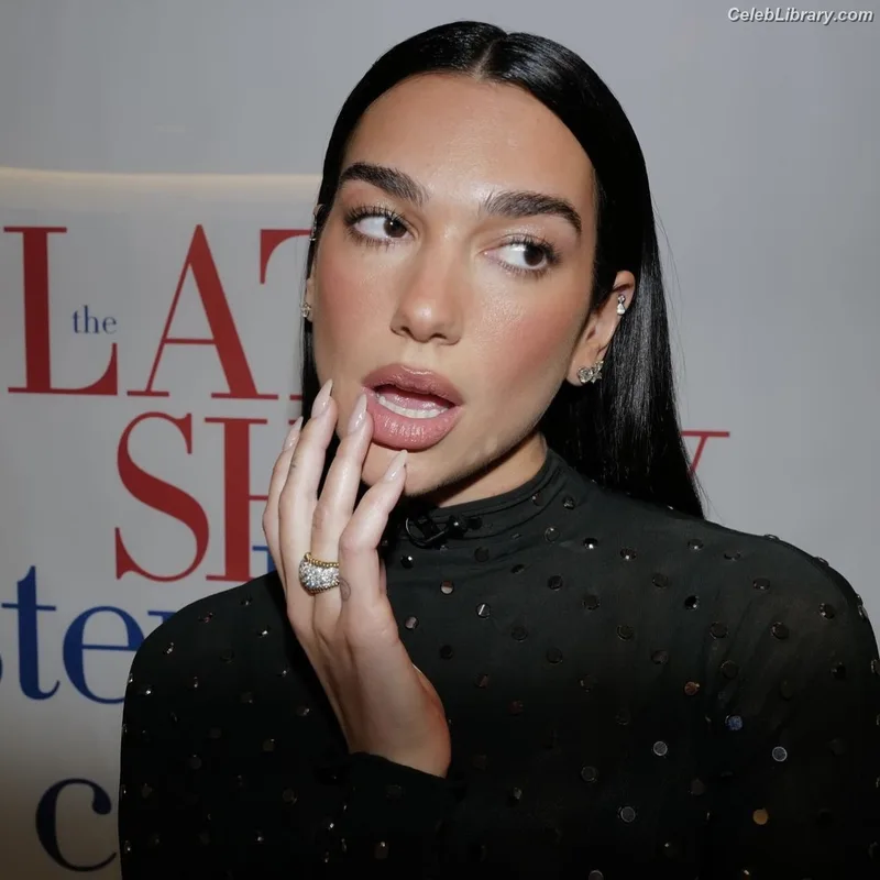 Dua Lipa photo 12 of 7804