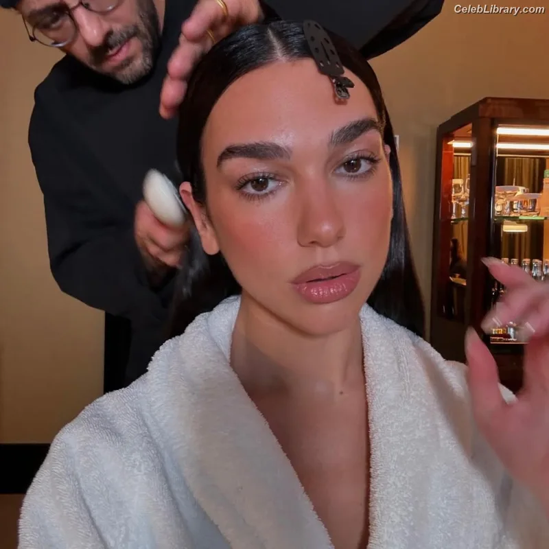 Dua Lipa photo 14 of 7804
