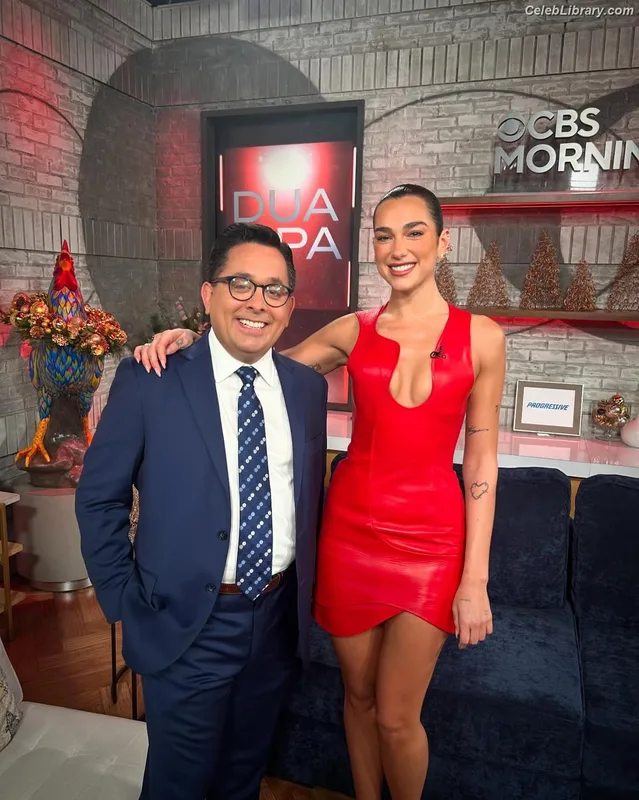 Dua Lipa photo 24 of 7804