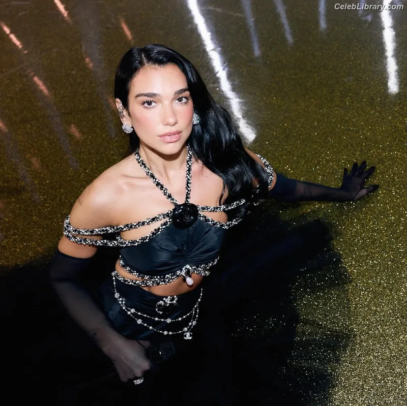 Dua Lipa photo 15 of 7804