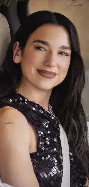 Dua Lipa photo 1 of 7804
