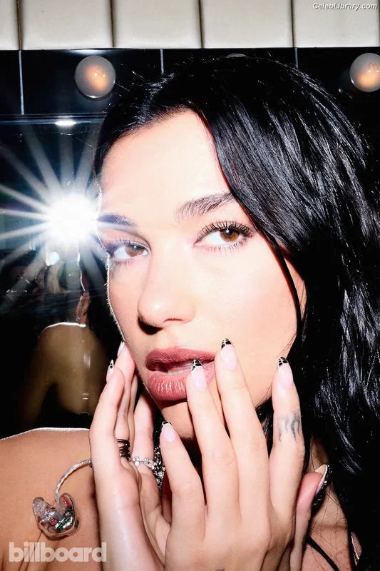 Dua Lipa photo 14 of 7804