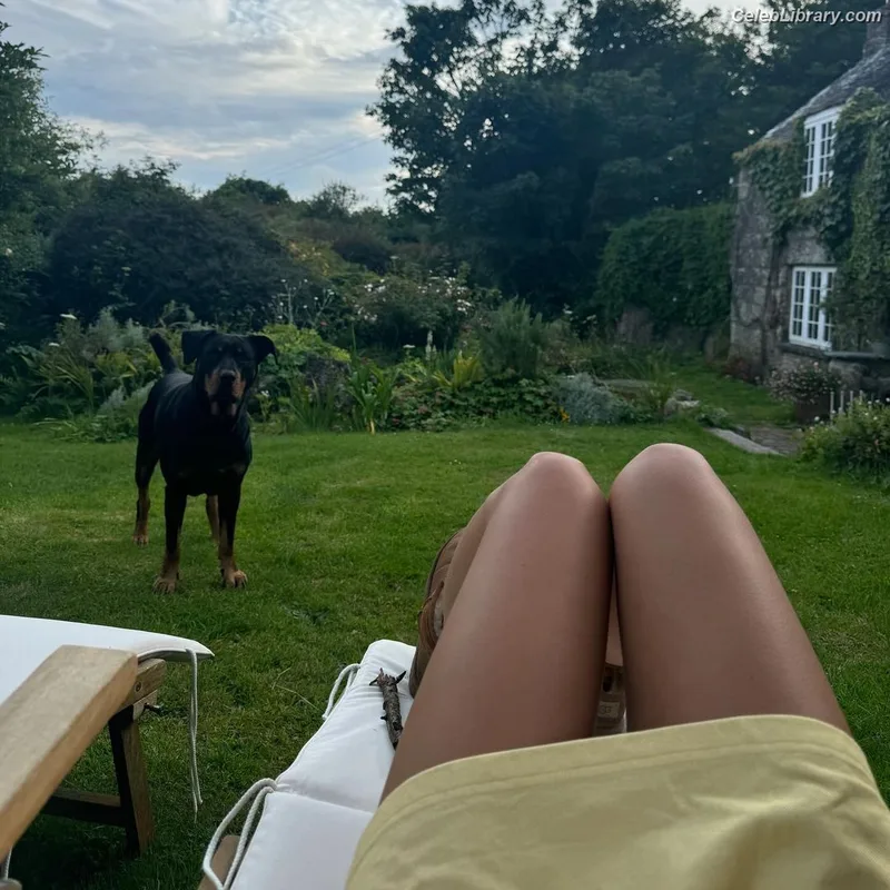 Dua Lipa photo 21 of 7804