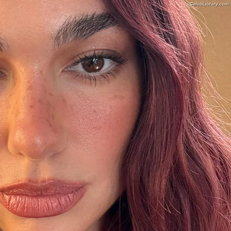Dua Lipa photo 4 of 7804