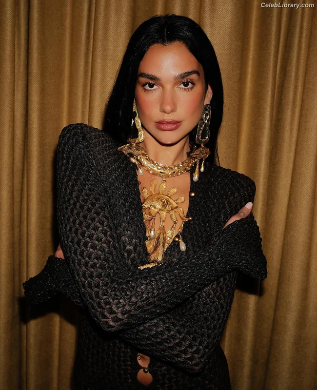 Dua Lipa photo 3 of 7804