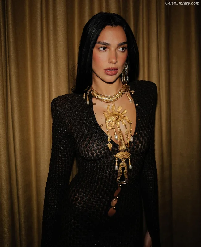 Dua Lipa photo 6 of 7804
