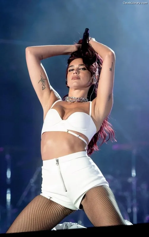 Dua Lipa photo 19 of 7804