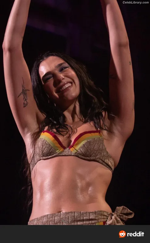Dua Lipa photo 1 of 7804