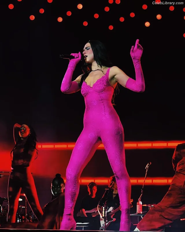 Dua Lipa photo 4 of 7804