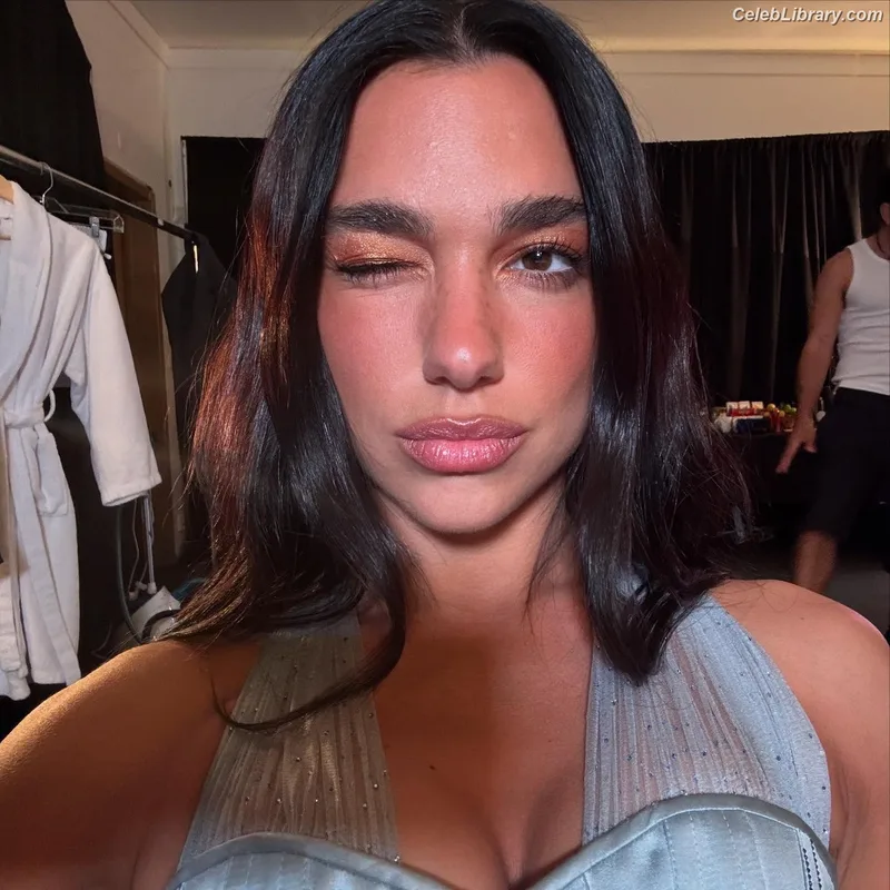 Dua Lipa photo 14 of 7804
