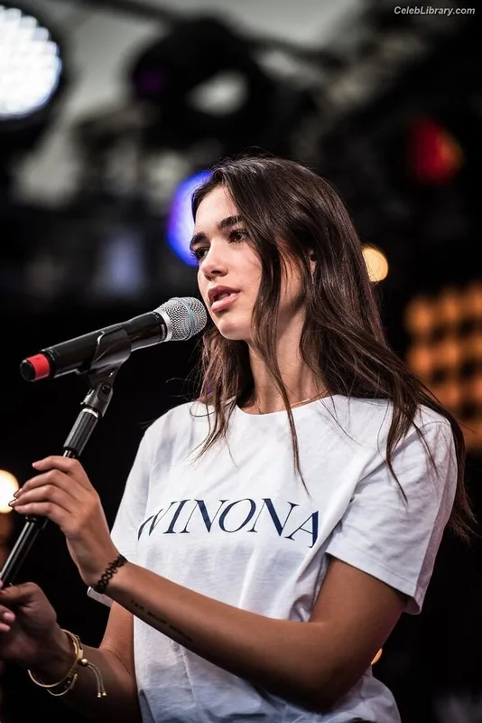 Dua Lipa photo 22 of 7804