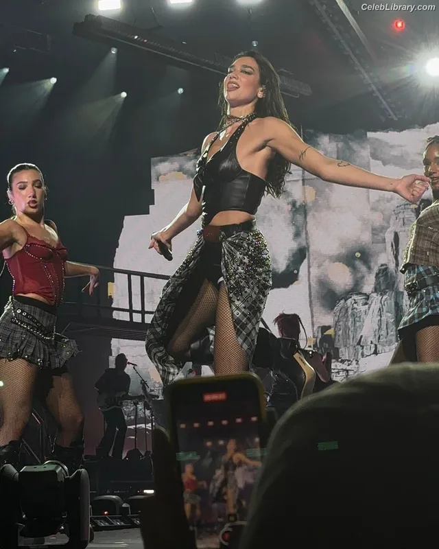 Dua Lipa photo 23 of 7804