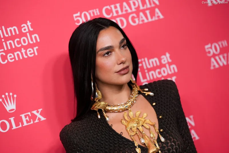 Dua Lipa photo 13 of 7804