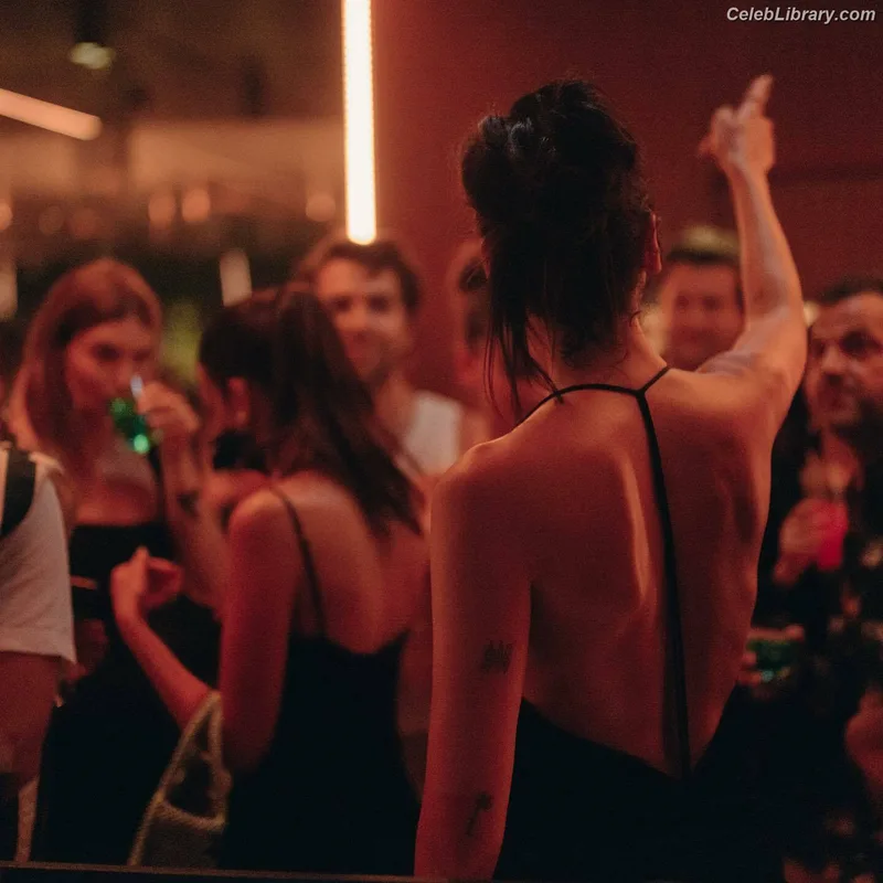 Dua Lipa photo 14 of 7804