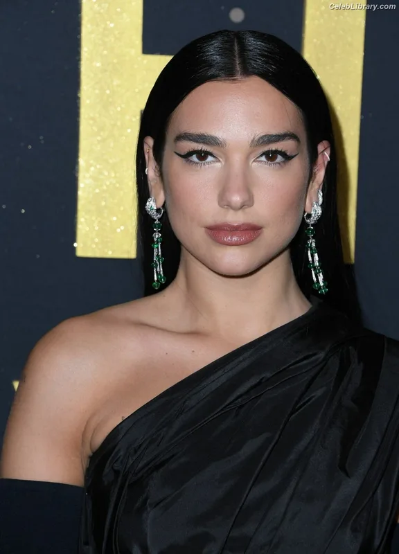 Dua Lipa photo 21 of 7804
