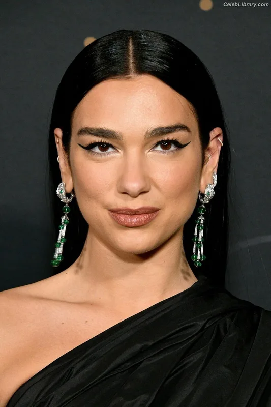 Dua Lipa photo 23 of 7804