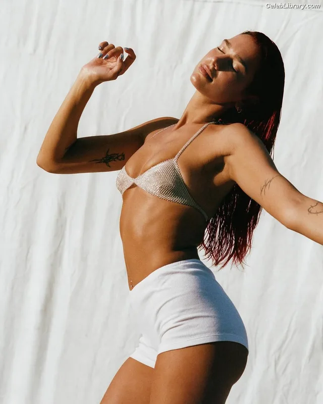 Dua Lipa photo 2 of 7804