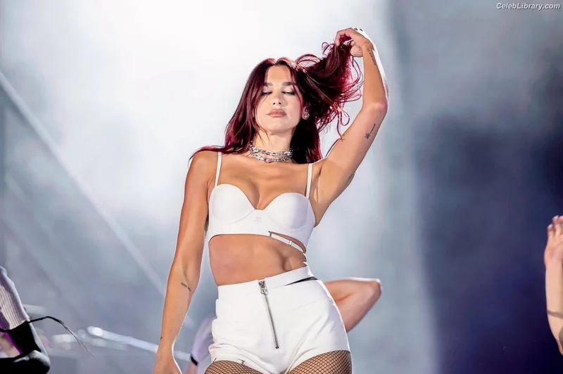Dua Lipa photo 5 of 7804