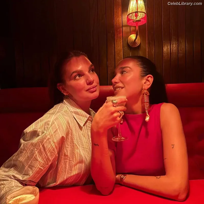 Dua Lipa photo 15 of 7804