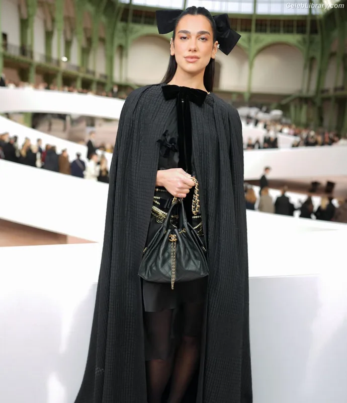 Dua Lipa photo 8 of 7804