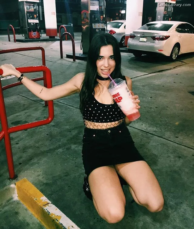 Dua Lipa photo 13 of 7804