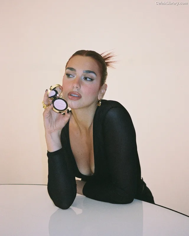 Dua Lipa photo 19 of 7804