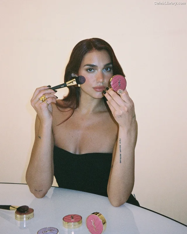 Dua Lipa photo 21 of 7804