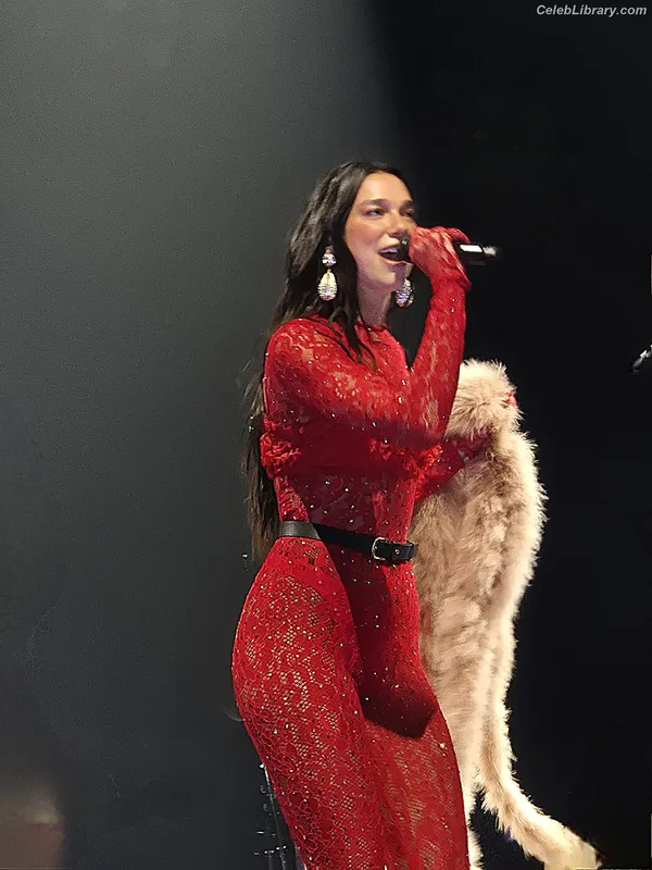Dua Lipa photo 7 of 7804