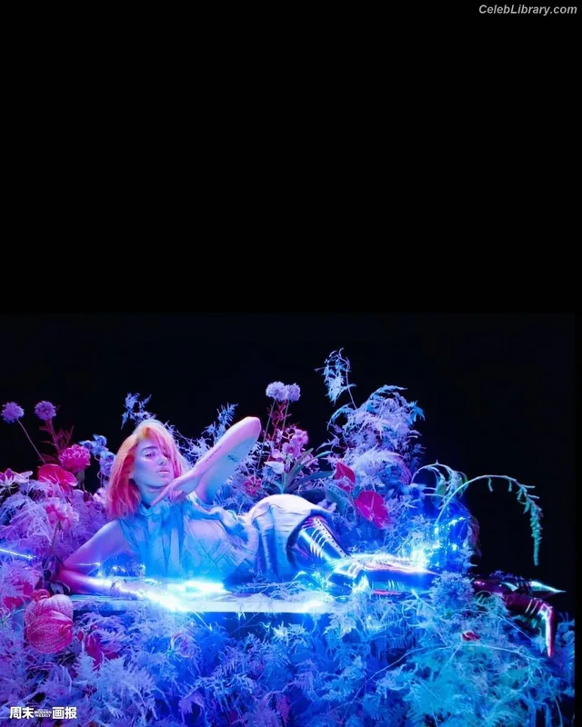 Dua Lipa photo 10 of 7804
