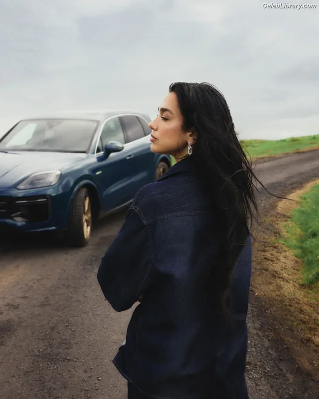 Dua Lipa photo 17 of 7804