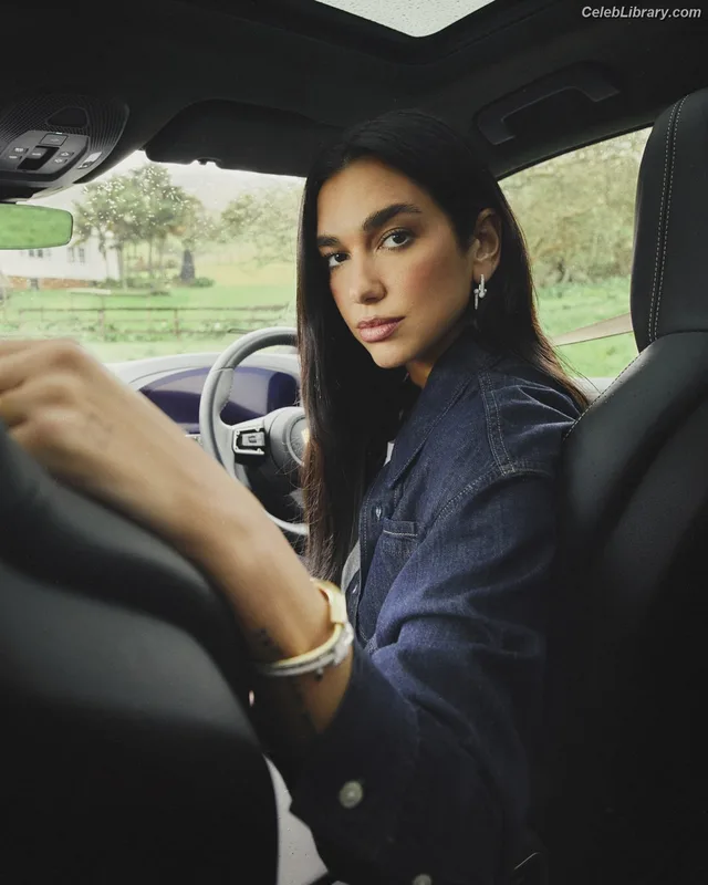 Dua Lipa photo 18 of 7804