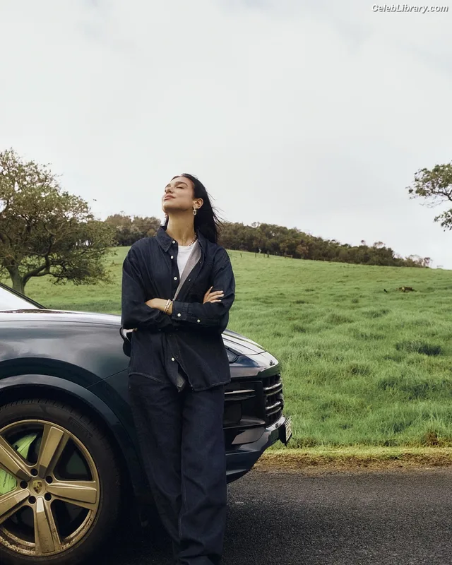 Dua Lipa photo 21 of 7804