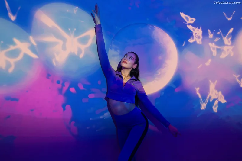 Dua Lipa photo 3 of 7804
