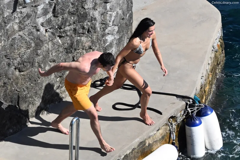 Dua Lipa photo 13 of 7804