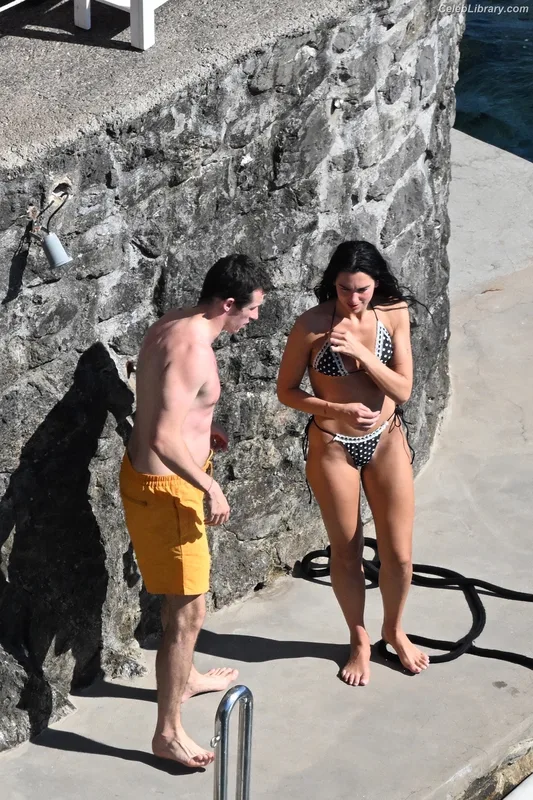 Dua Lipa photo 21 of 7804