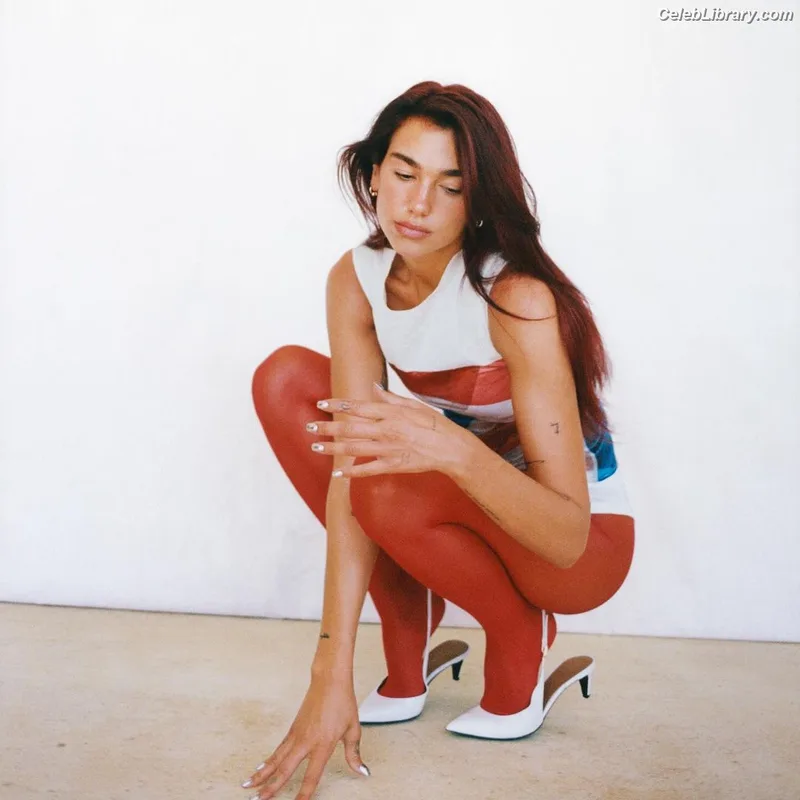 Dua Lipa photo 8 of 7804