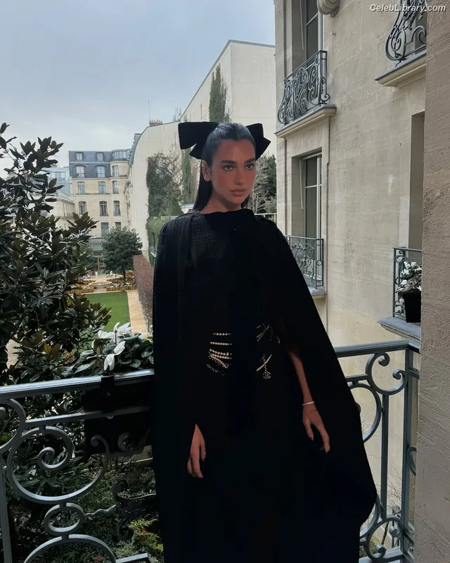 Dua Lipa photo 16 of 7804