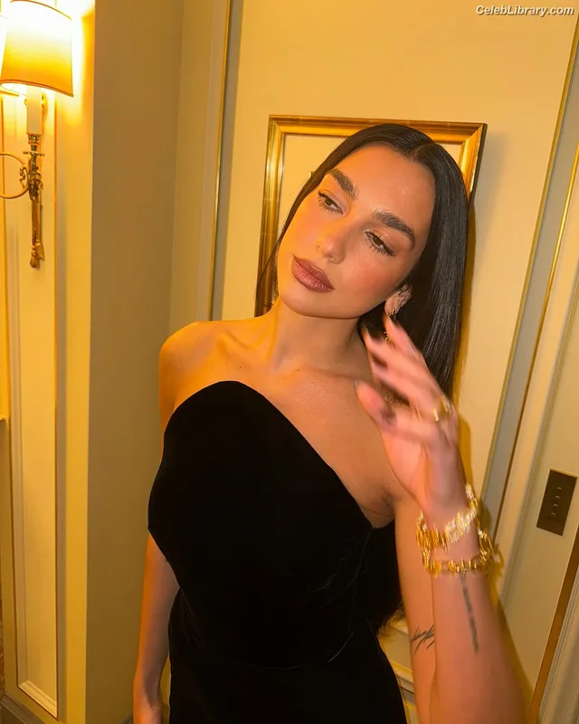 Dua Lipa photo 20 of 7804