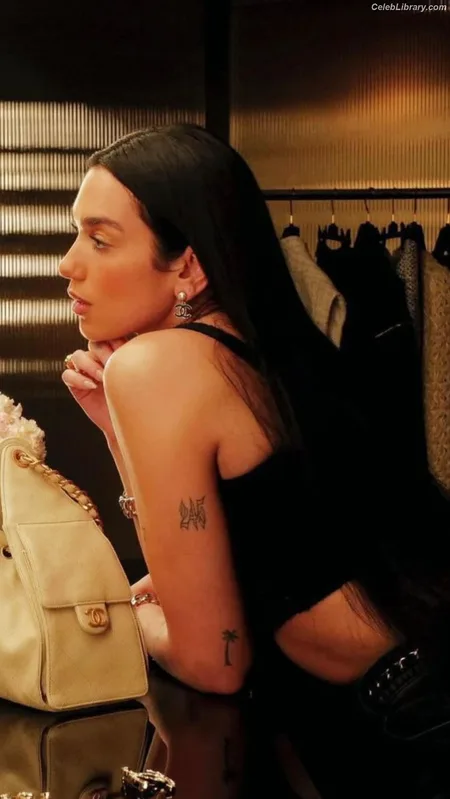 Dua Lipa photo 7 of 7804