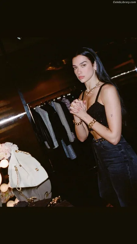 Dua Lipa photo 11 of 7804