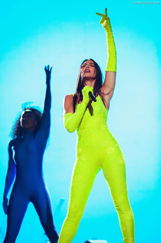 Dua Lipa photo 13 of 7804