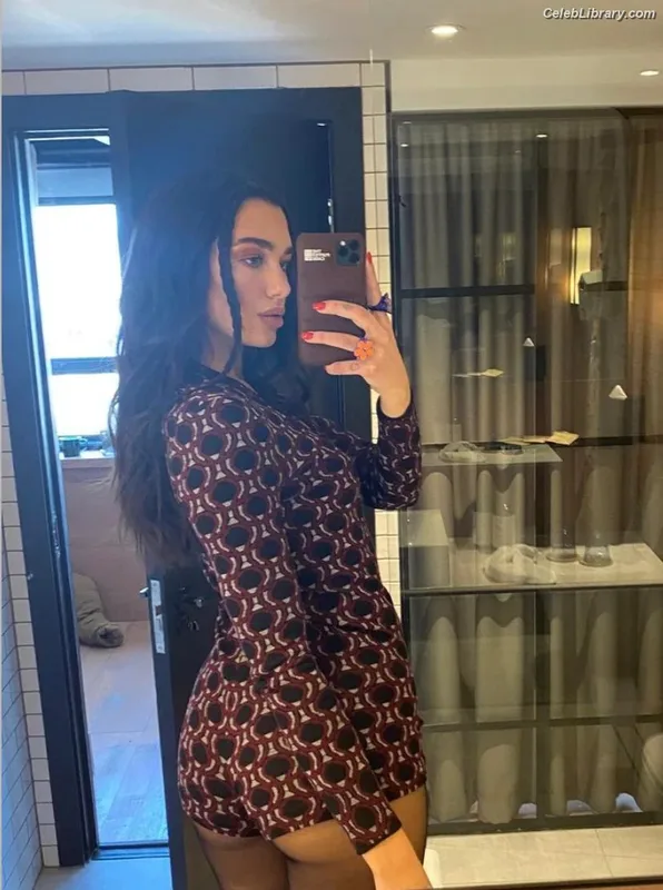 Dua Lipa photo 14 of 7804