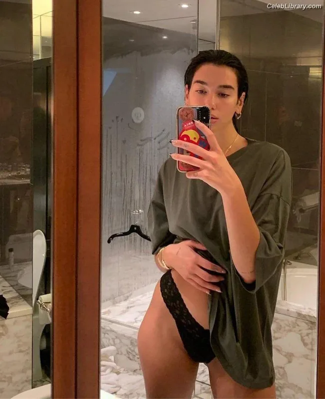 Dua Lipa photo 16 of 7804