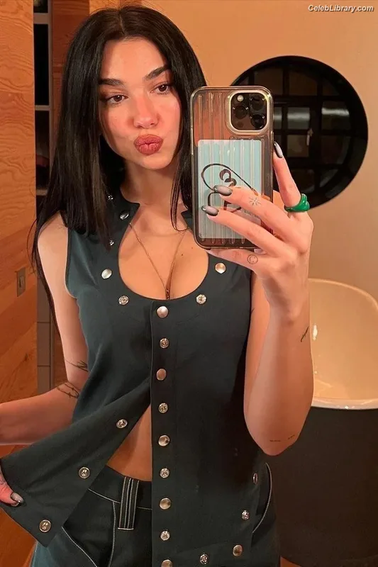 Dua Lipa photo 18 of 7804